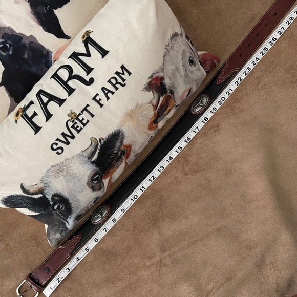 NOCONA Western Leather Belt with Silver Tone Longhorn Conchos Size 26 - Picture 12 of 15